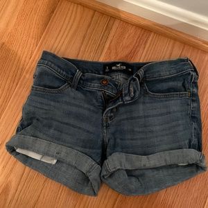 Hollister low rise shorts size 3